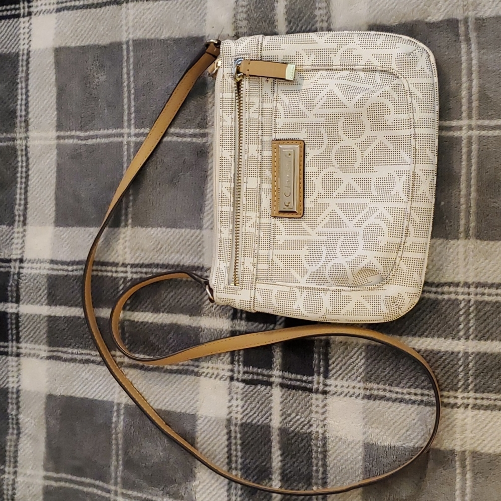 🧸CK Signature Crossbody Bag